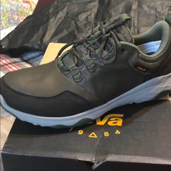 Teva shoes - Picture 5 of 8